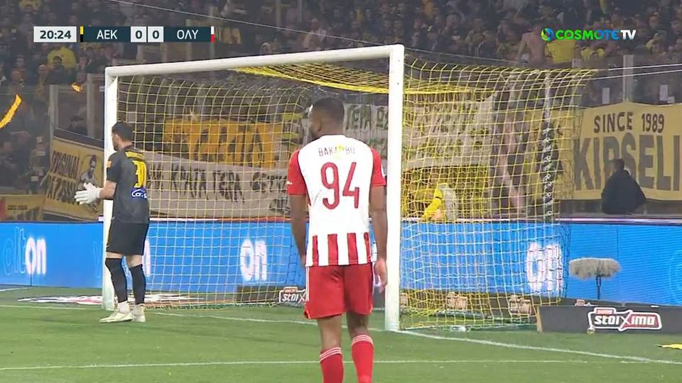 Μεγάλη επέμβαση του Αθανασιάδη σε σουτ του Μπακαμπού (VIDEO)