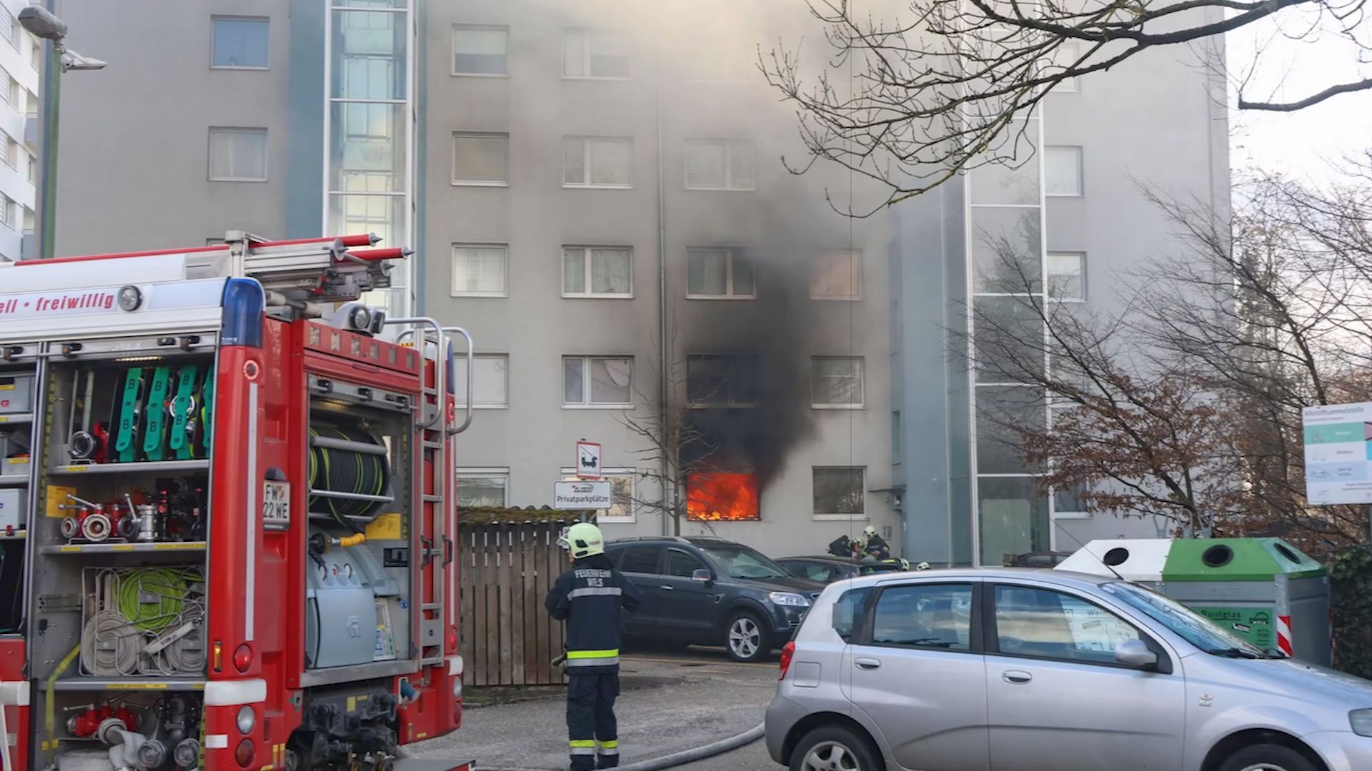 Video: Sieben Verletzte (darunter drei Kinder) wegen Rauchgas und Katzenbissen