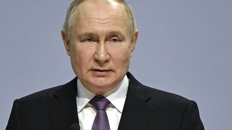 Putin sicher: mehr als 500.000 neue Jobs in der Kriegsindustrie