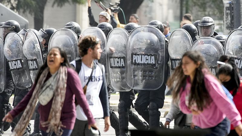 Argentinien: Polizei geht hart gegen Demonstranten vor
