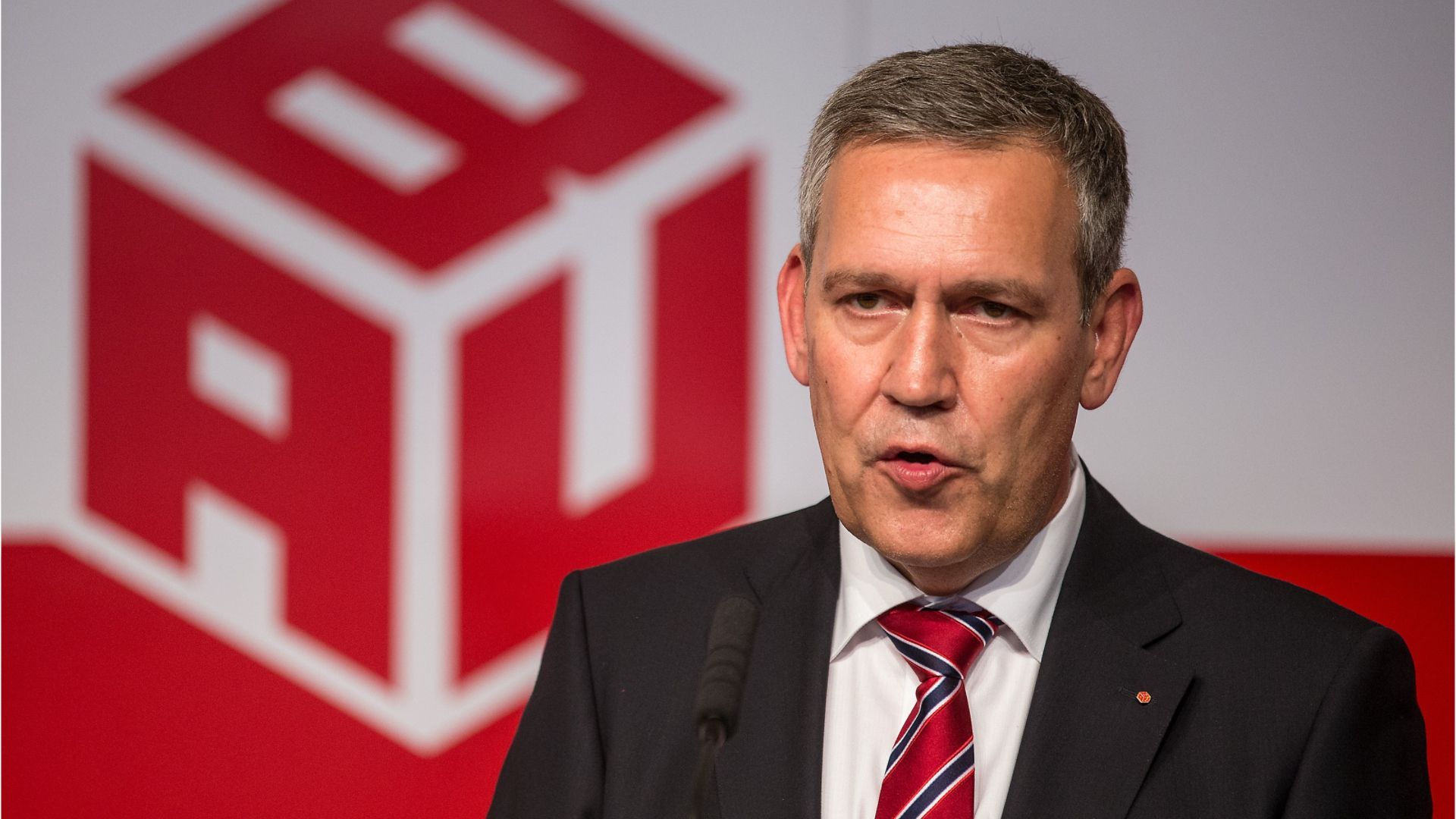 Bau-Arbeitgeber lehnen Schlichterspruch ab – IG BAU will „massiv“ streiken