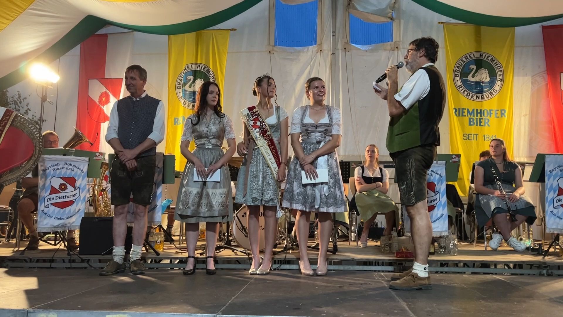 Video: Knappe Entscheidung: Neue Sieben-Täler-Königin in Dietfurt gewählt