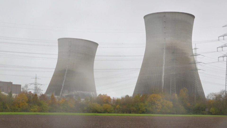 Video: Die AKW-Kühltürme in Gundremmingen sind gefallen