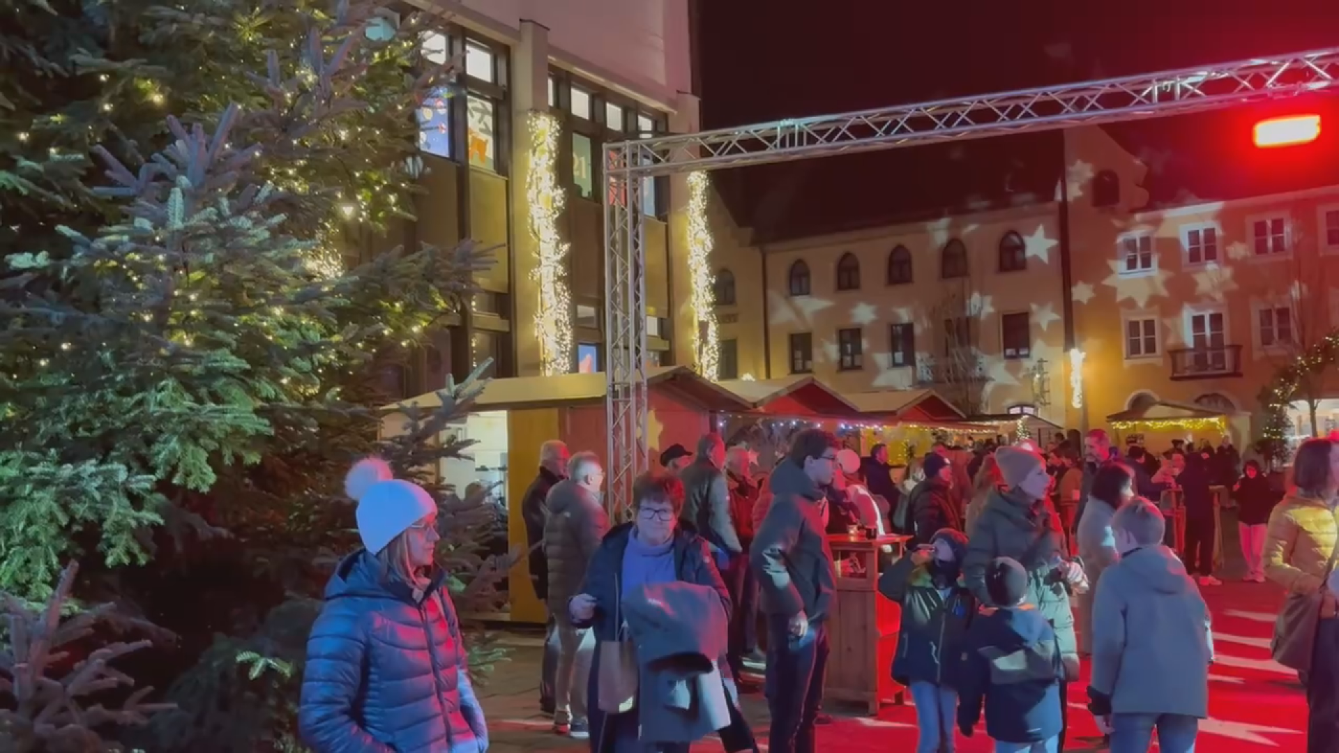 Video: Christkindlmarkt mit einem Hauch Volksfestfeeling