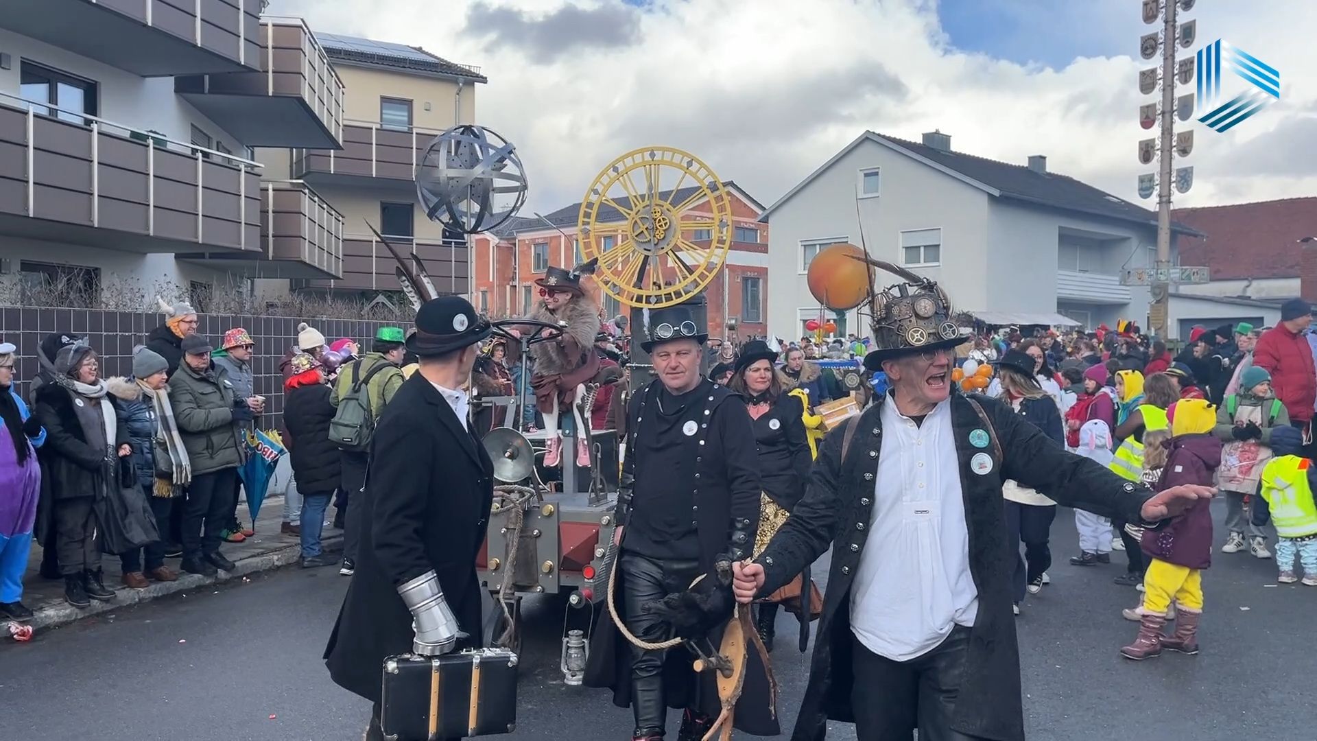 Video: Ingolstadts größtes Faschingstreiben: Der Umzug durch Gerolfing