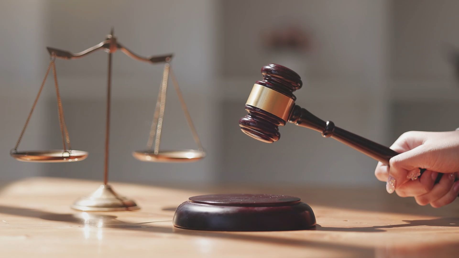Video: Online-Krankschreibung: In diesem Fall droht die Kündigung