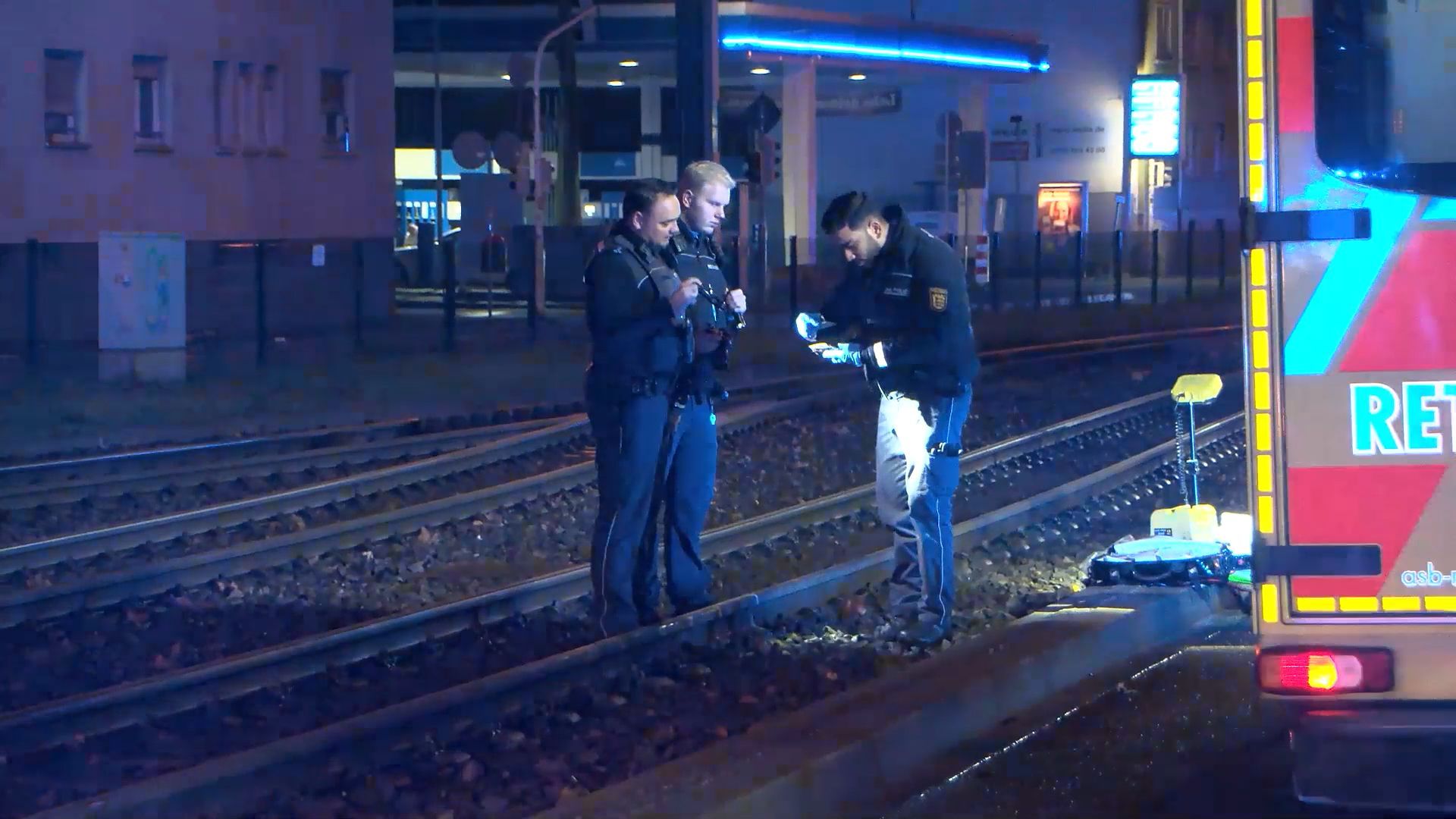 Tragischer Verkehrsunfall in Mannheim: Fußgänger kollidiert mit Straßenbahn auf der Friedrich-Ebert-Straße