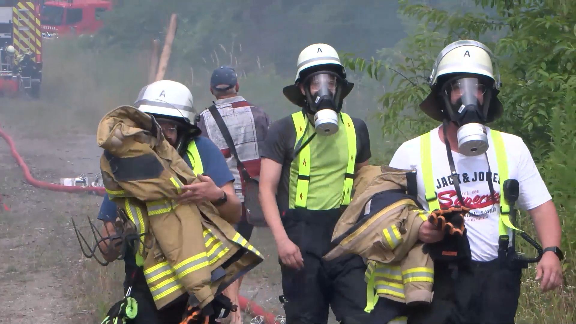 Video: Waldbrand nahe Hockenheimring – Feuerwehr verhindert größere Ausbreitung