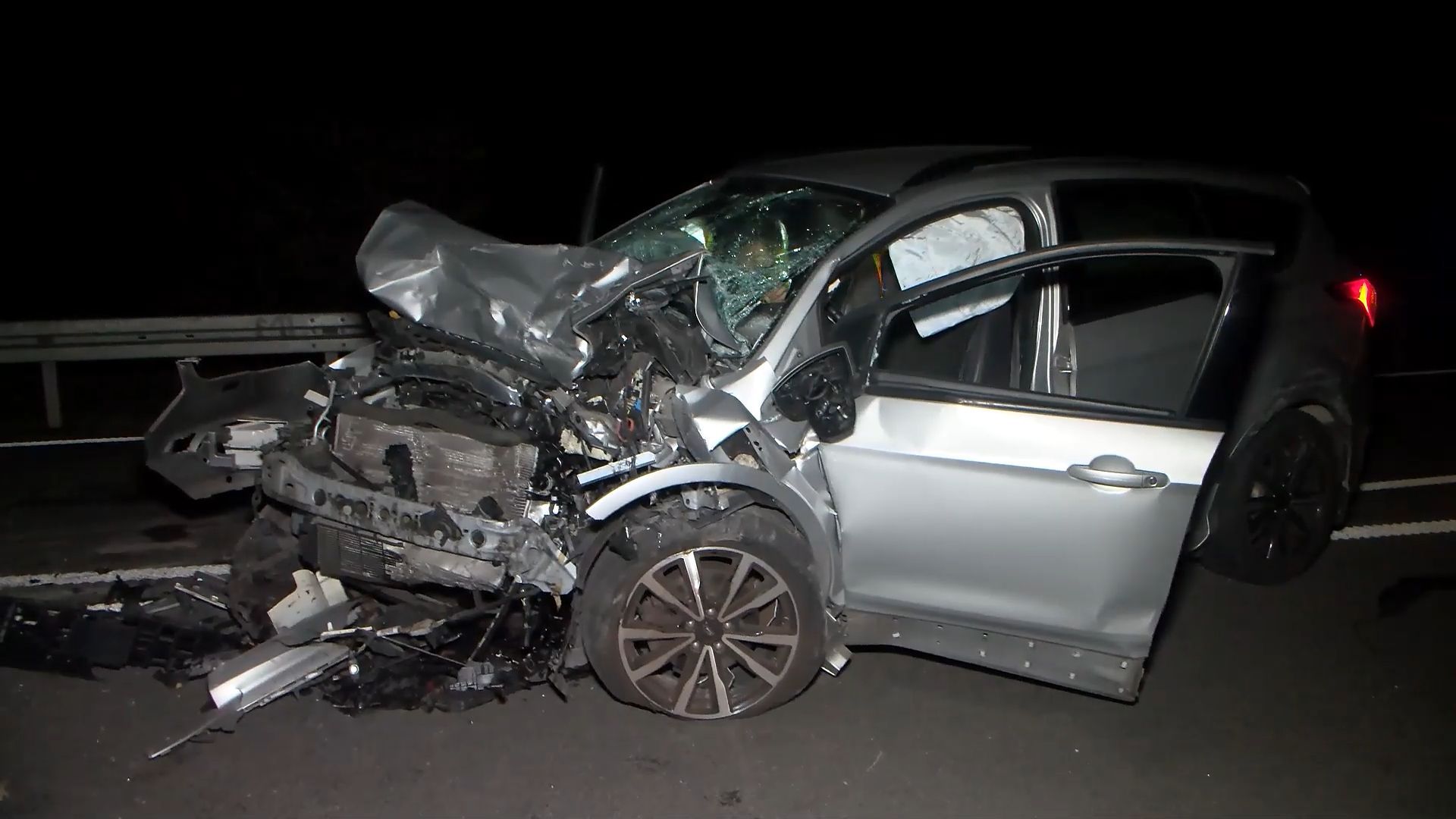 Video: Unfall auf der A5 bei Kronau – Drei leicht verletzt