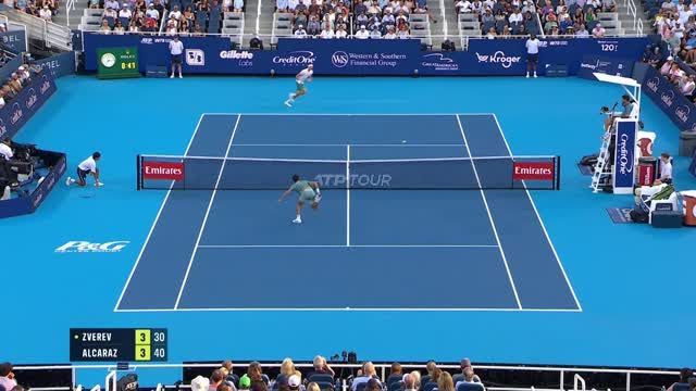 Highlights: Zverev scheitert angeschlagen an Alcaraz