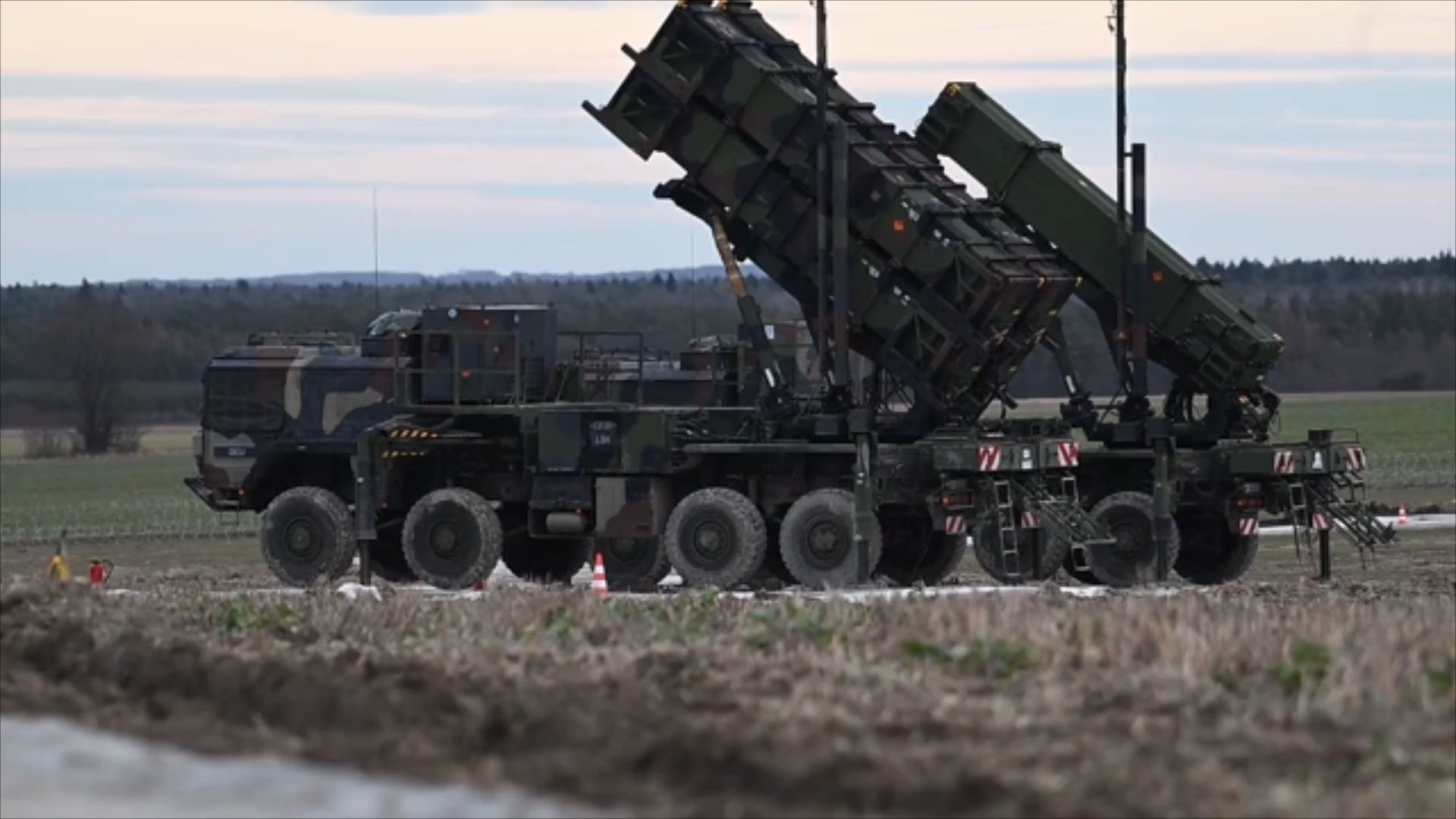 АҚШ Украинаға Patriot жүйелерін 105 миллион долларға сатуды мақұлдады және 28 тармақтан тұратын бейбітшілік жоспарын әзірлеуде