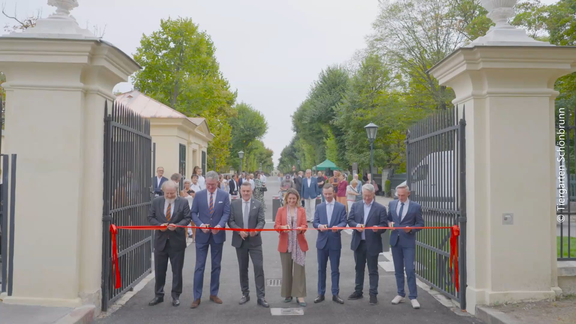 Video: Engelstor geöffnet: Neuer Weg direkt in den Schönbrunner Schlosspark