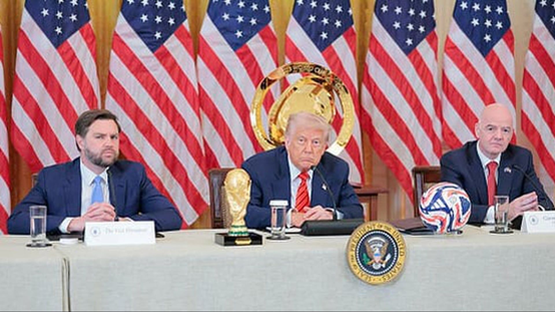 Video: JD Vance warnt die Besucher der Fußball-WM 2026 in den USA vor der Überschreitung der Visumspflicht