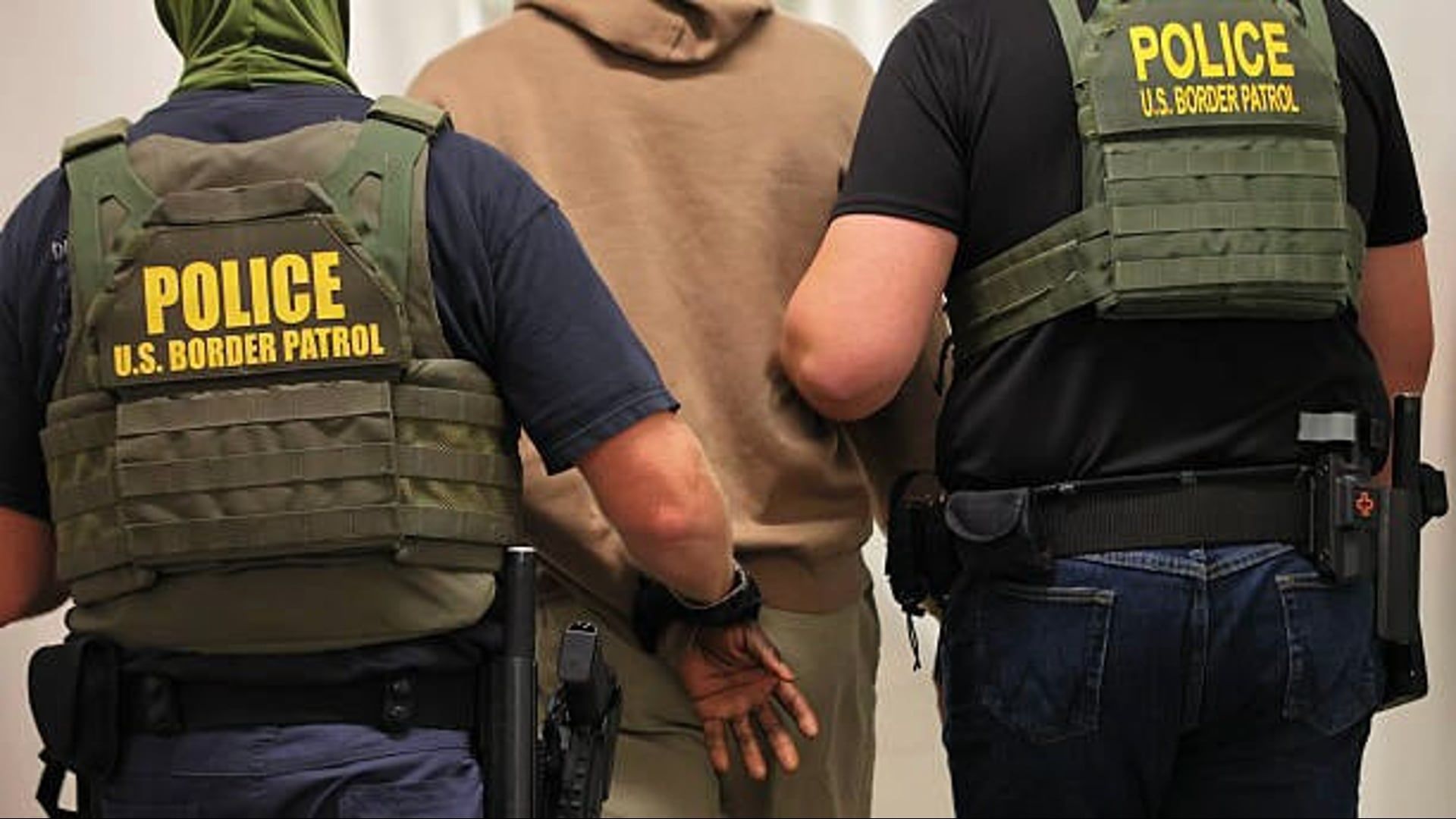 Video: Migrantenvertreter verklagen Trump-Regierung wegen ICE-Verhaftungen vor Gericht