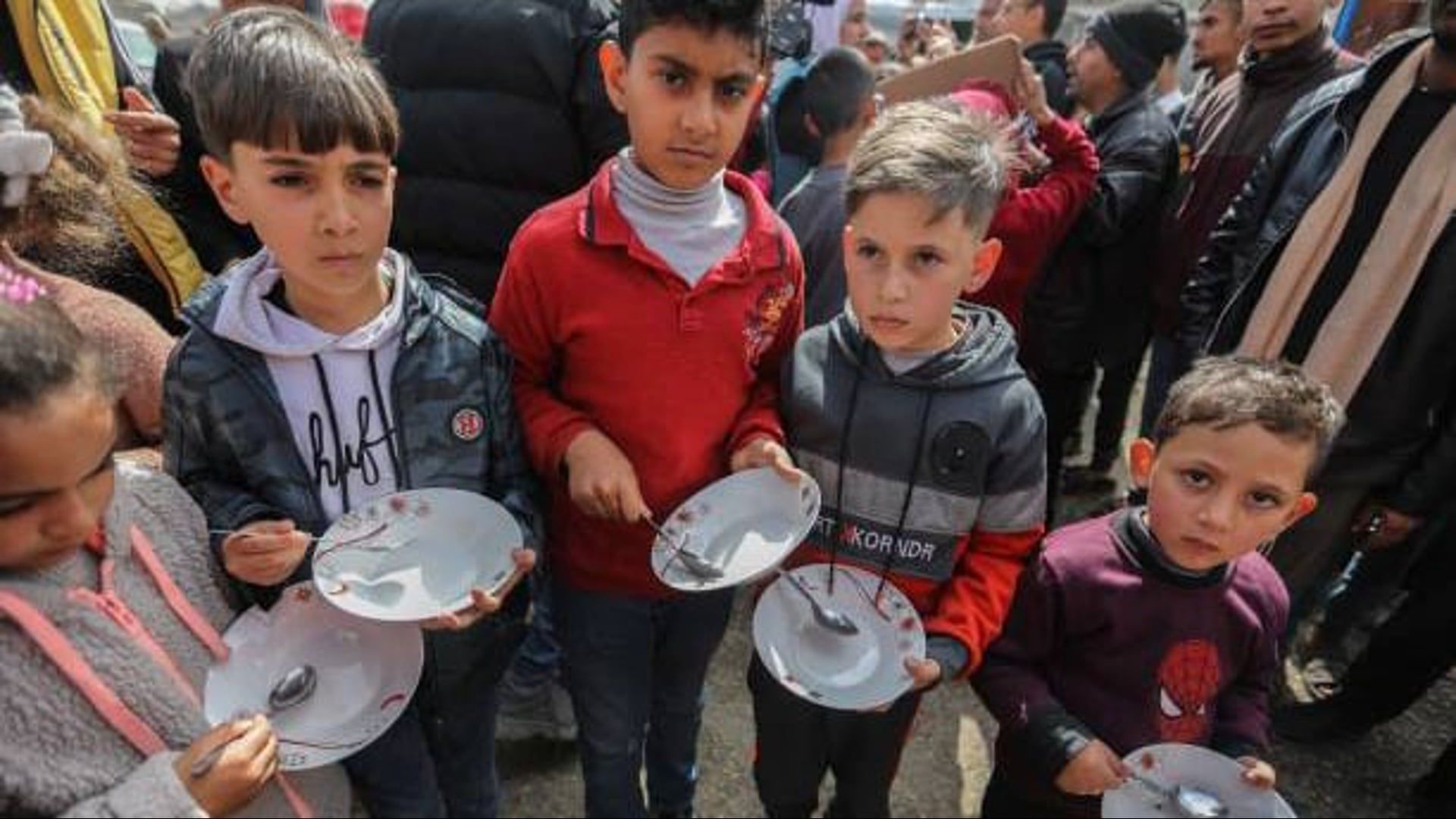 Video: 21 Kinder sterben an Unterernährung, während Gaza von einer Massenhungersnot bedroht ist