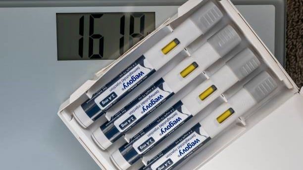 Video: FDA genehmigt Pillenform des Abnehmmedikaments Wegovy