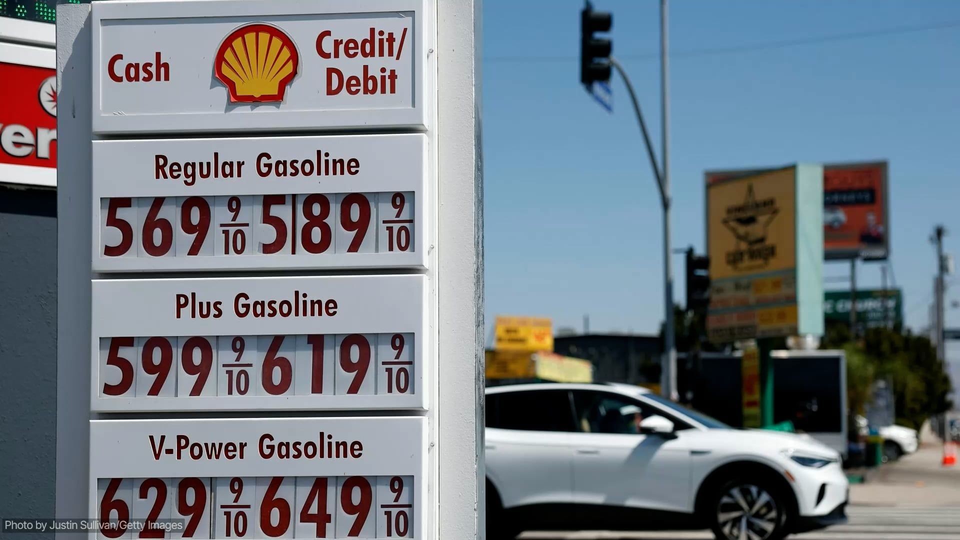 Video: Ölpreise Sinken, Da Der Handelsstreit Zwischen Den USA Und Dem Iran Erneut Ausbricht