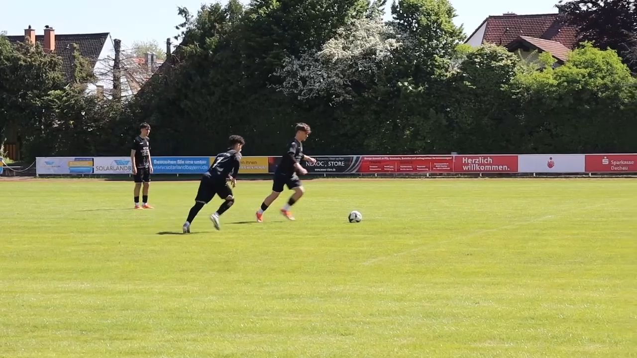 Sensational free kick by the Dachau player