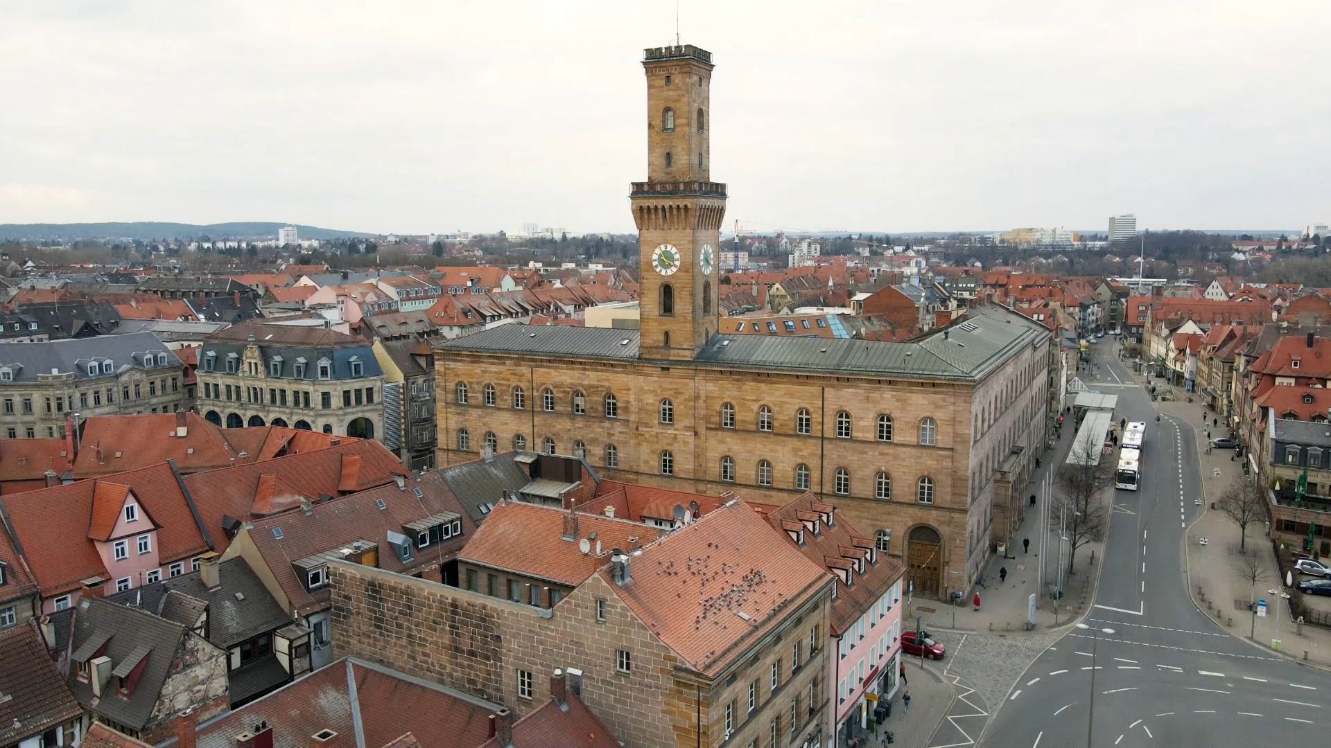 Video: Vom Bauproblem zum Jubiläum: 175 Jahre Fürther Rathaus