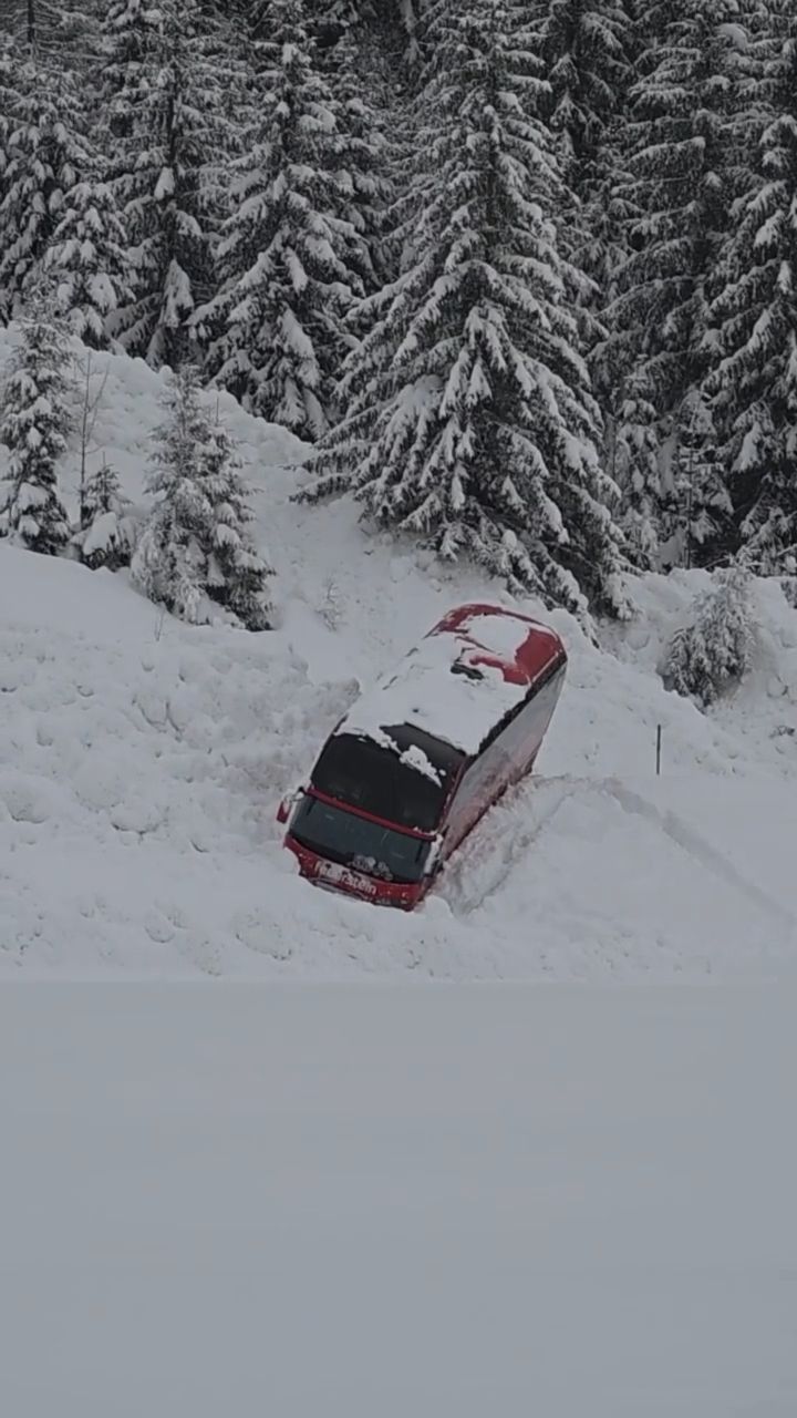Video: Bus im Lechtal von Lawine erfasst