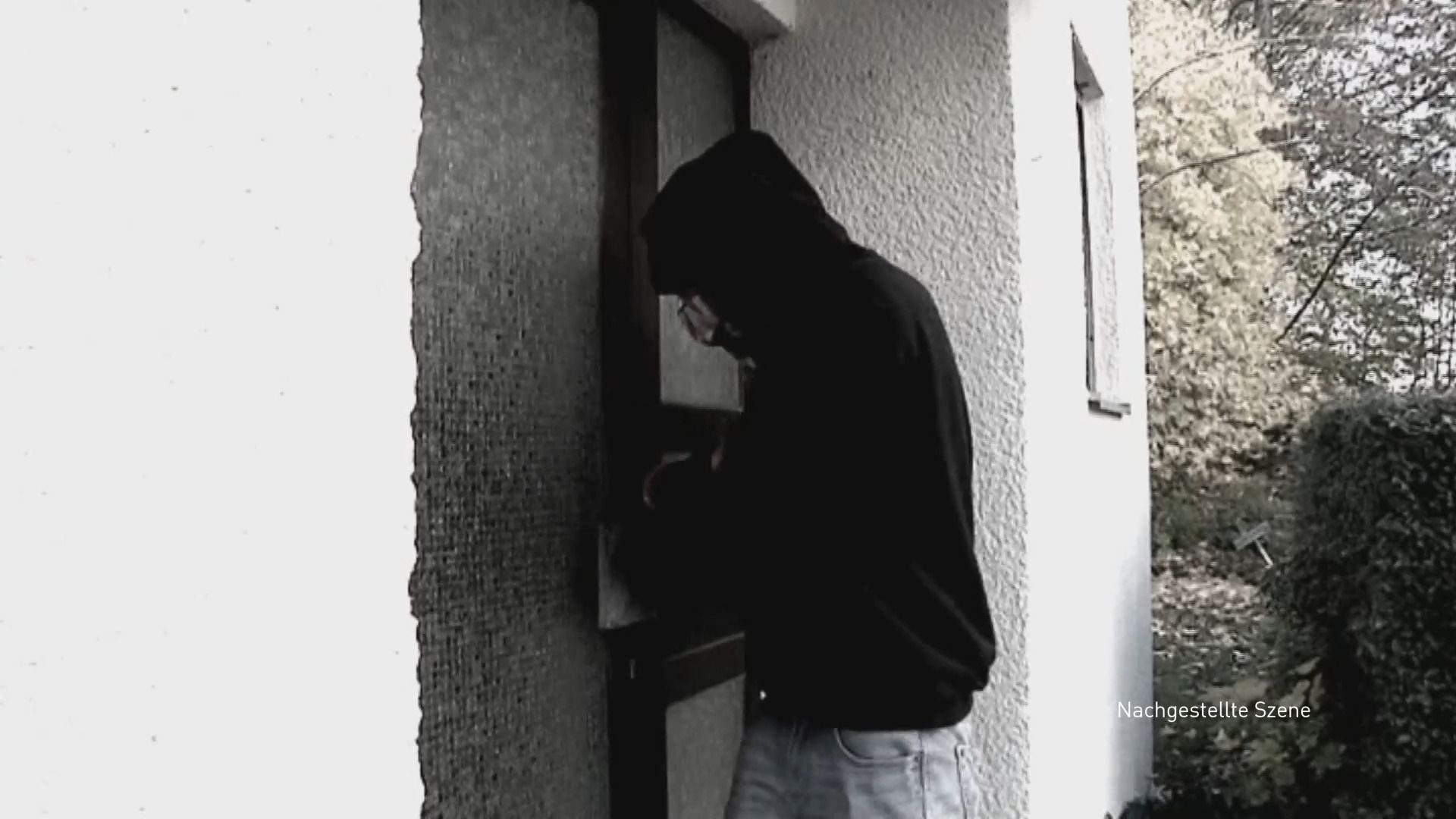 Video: Einbruchsgefahr – Das gilt es im Urlaub zu beachten