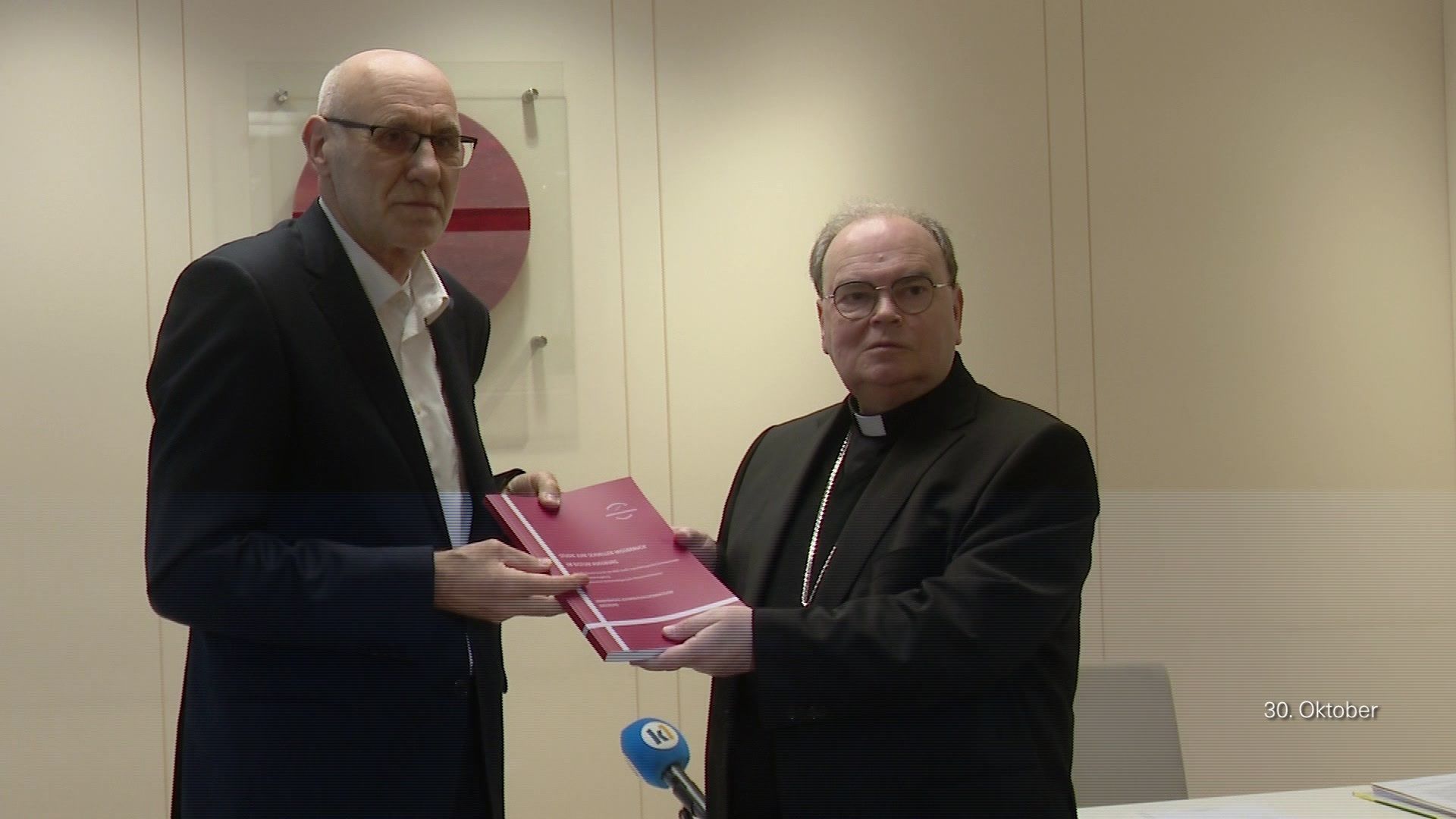Video: a.tv kompakt: Bischof Bertram Meier äußert sich zu Missbrauchsstudie