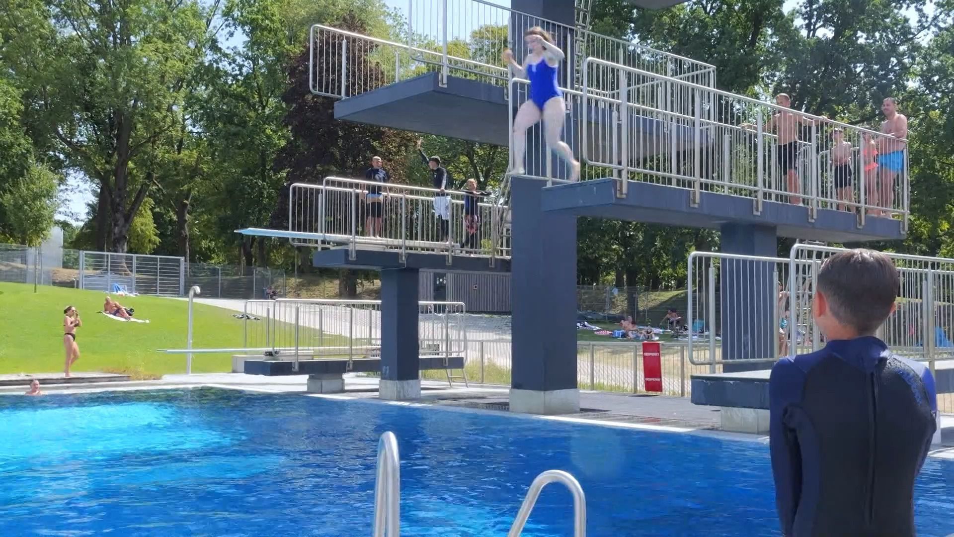 Video: Sommer im Freibad – Warum Stammgäste immer wiederkommen