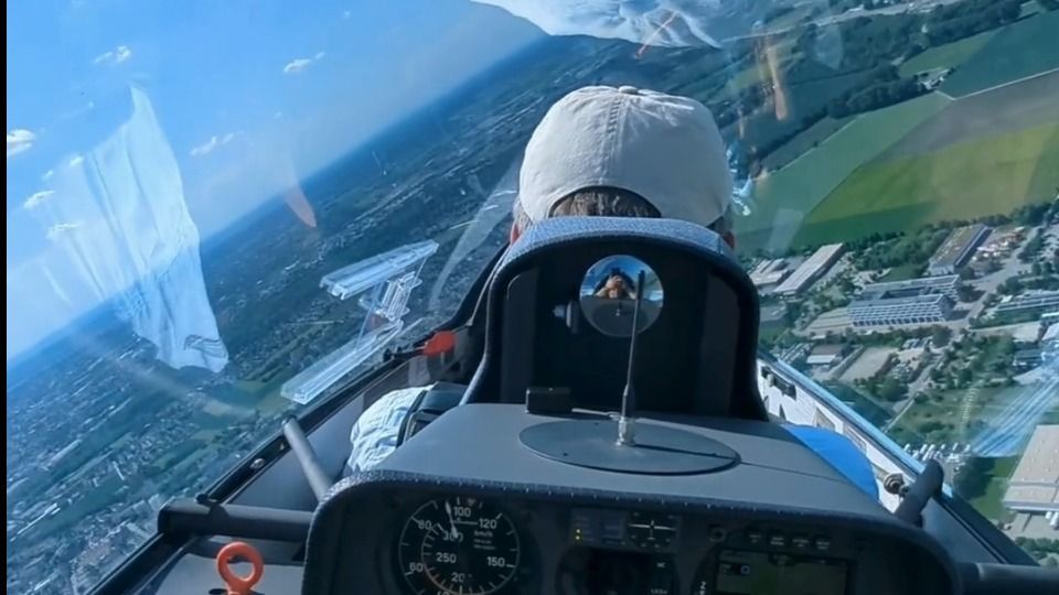 Fühlt sich so Freiheit an? Ein Flug mit den Augsburger Segelfliegern