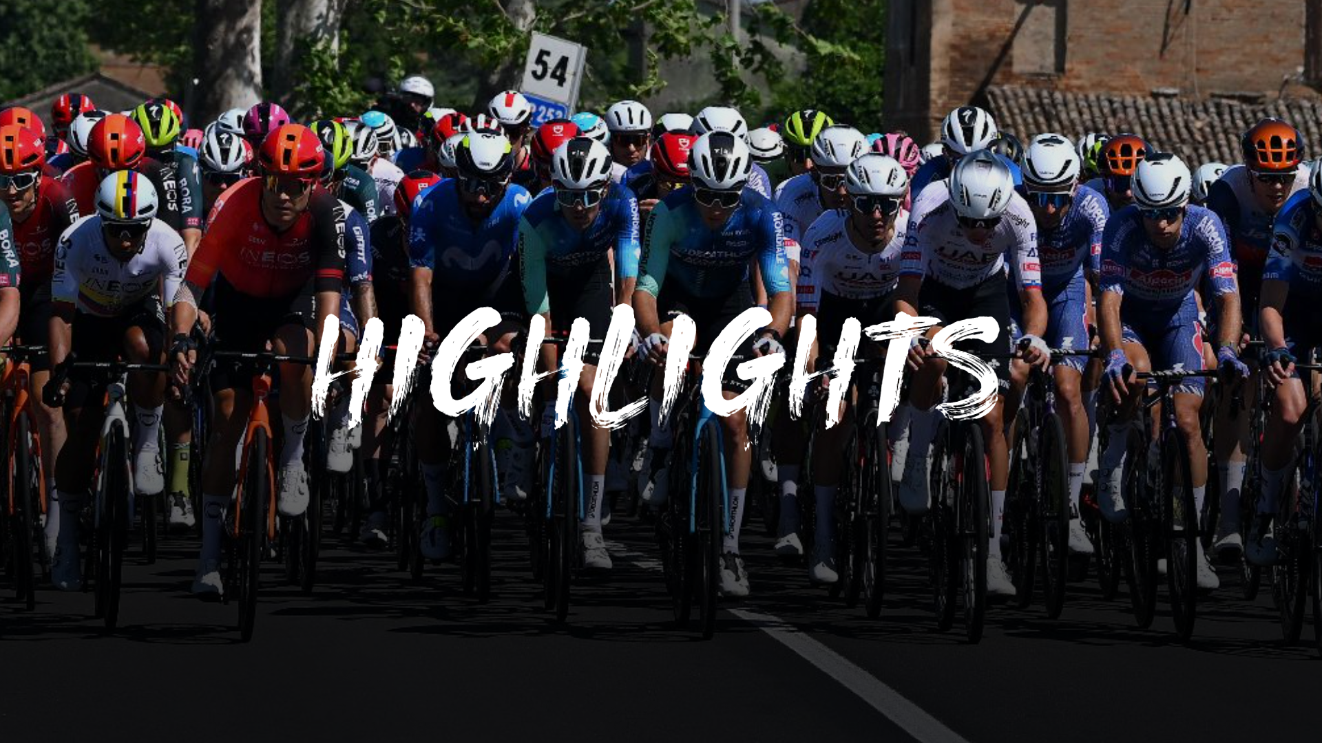 Highlights - 13. Giro-Etappe: Milan siegt, Ineos attackiert im Wind