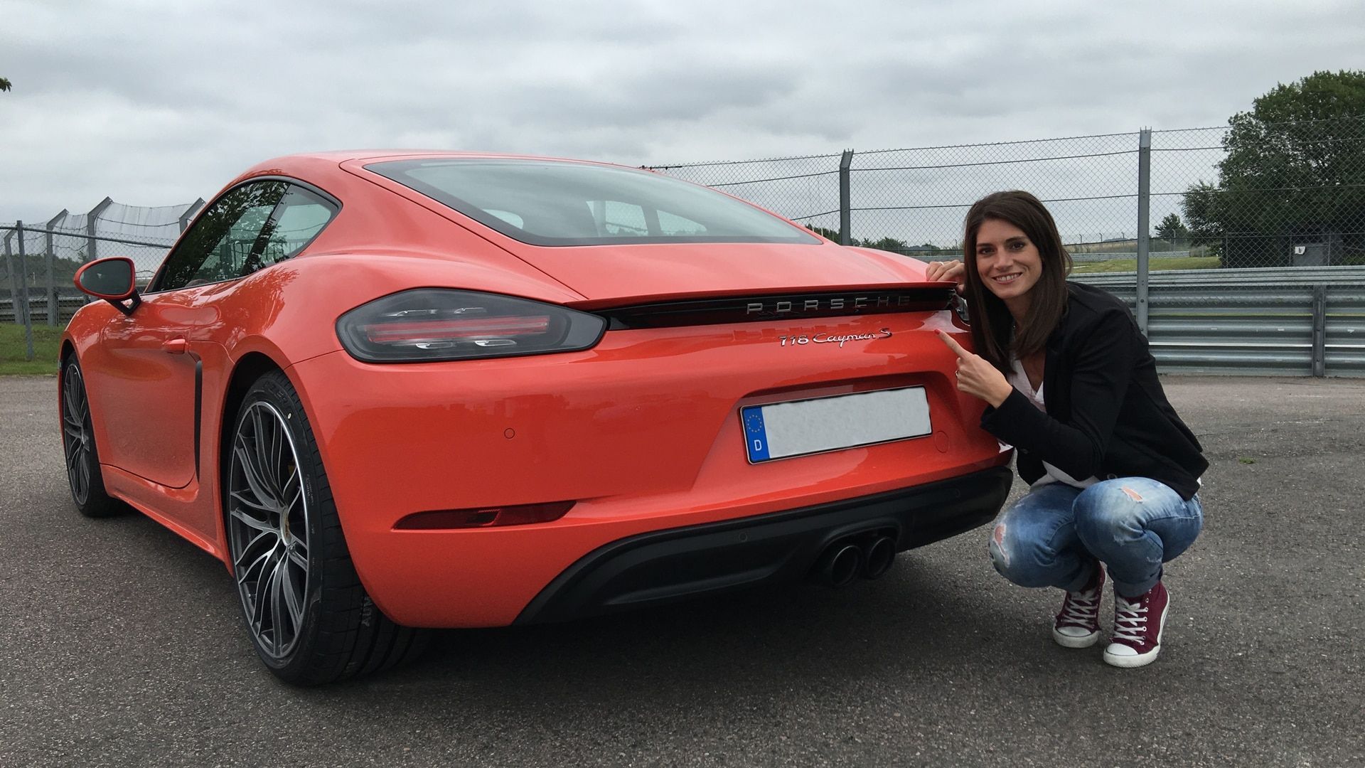 The new Porsche 718 Cayman at the Drag-Race (Episode 378)