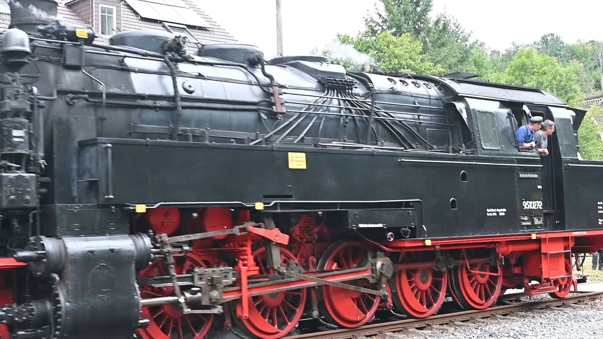 Video: Dampflok-Sonderzug 95 1027-2: Eine Rarität dampft durchs Flöhatal