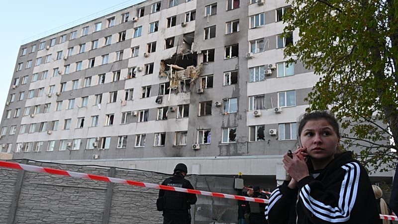 Raketen in der Nacht: Russland greift Kyjiw, Dnipro und Odessa an – Ukraine antwortet