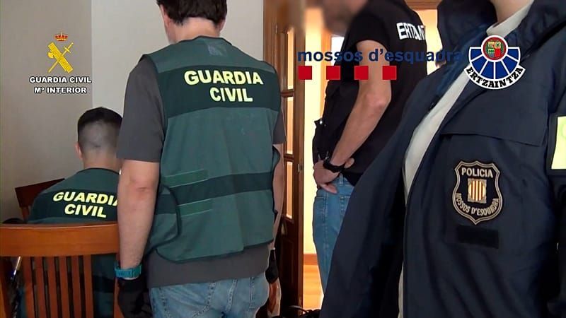 Video: Er drohte mit Massakern: 17-Jähriger des Netzwerks 764 in Spanien festgenommen