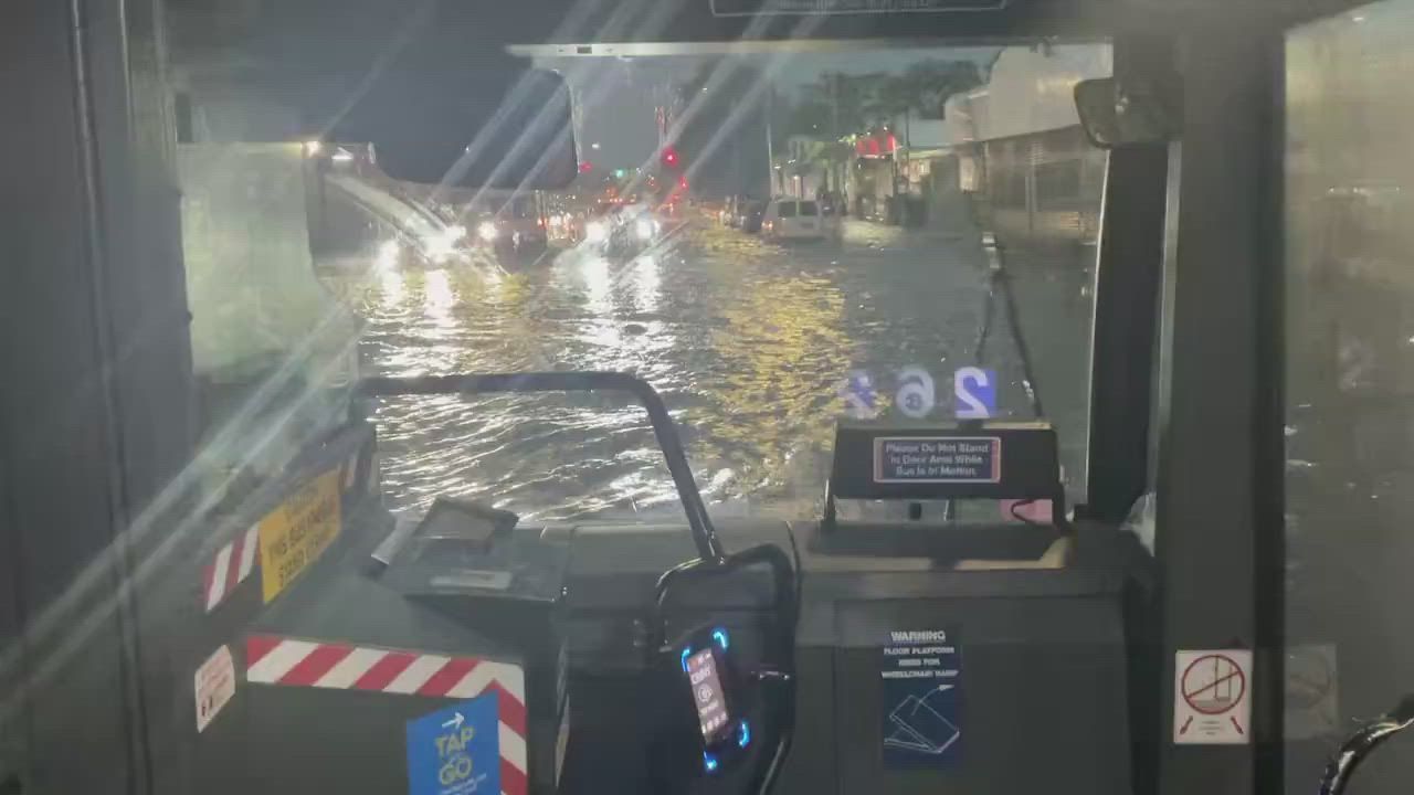 Video: USA: Sturzfluten überschwemmen New York City nach heftigem Sturm 3