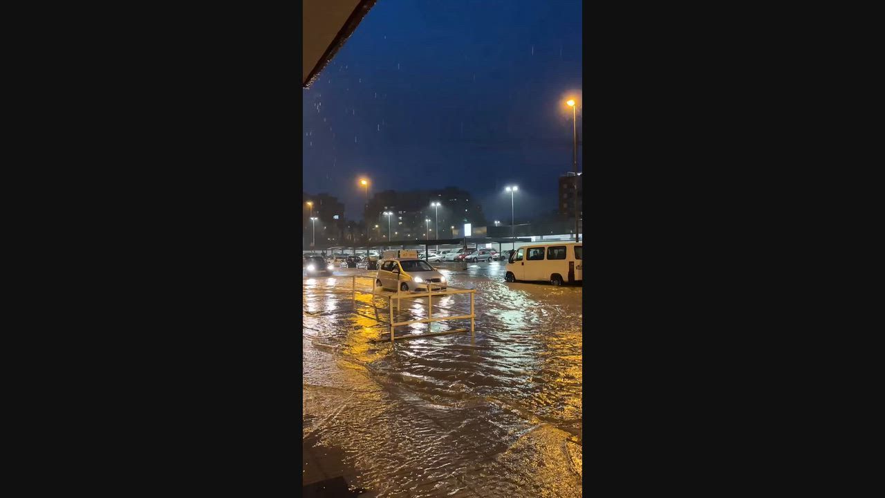 Video: Spanien: Heftiger Regen löst schwere Sturzfluten in Alzira aus