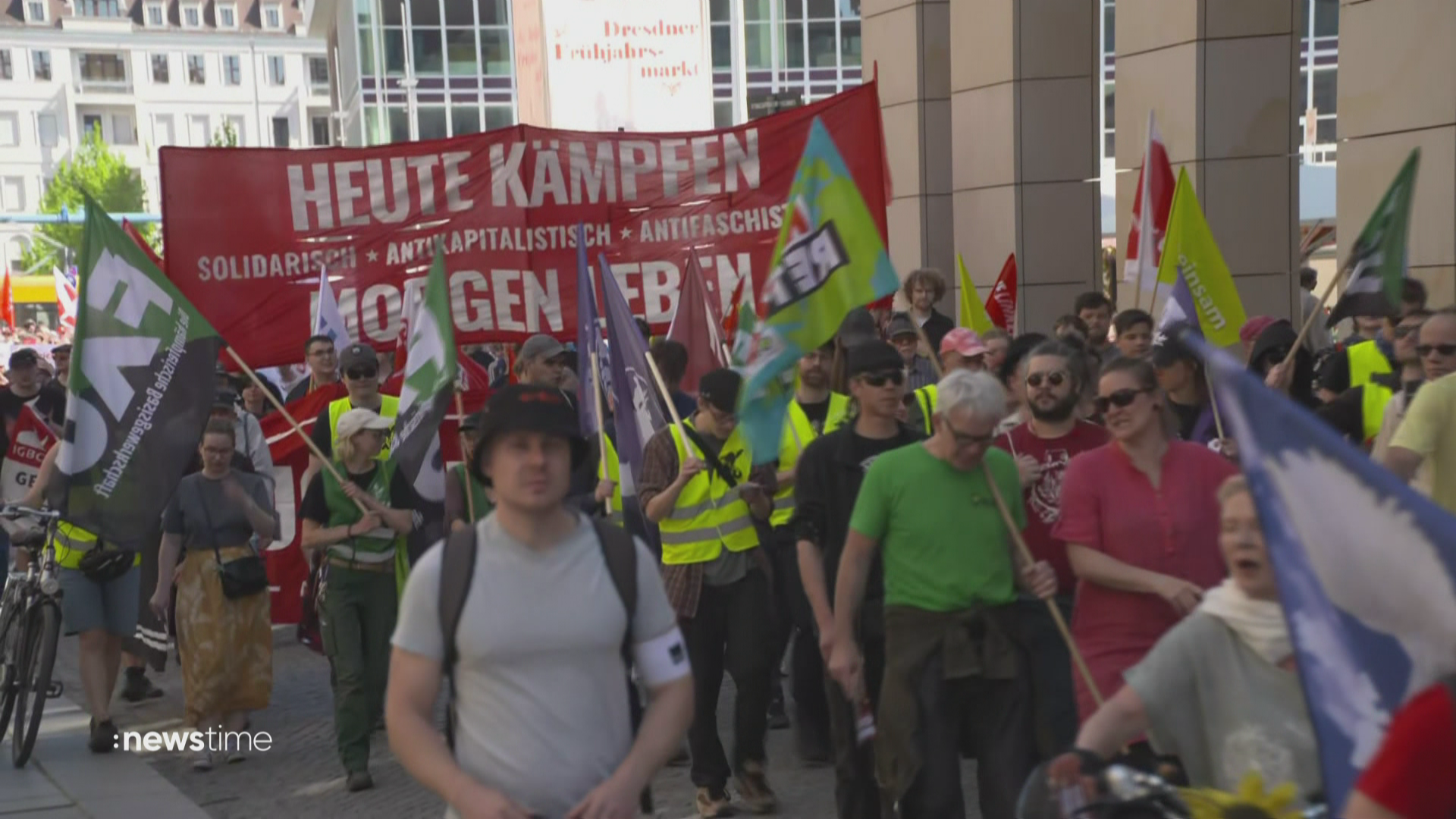 Mehr Lohn, Freizeit und Sicherheit: Demonstrationen am Tag der Arbeit