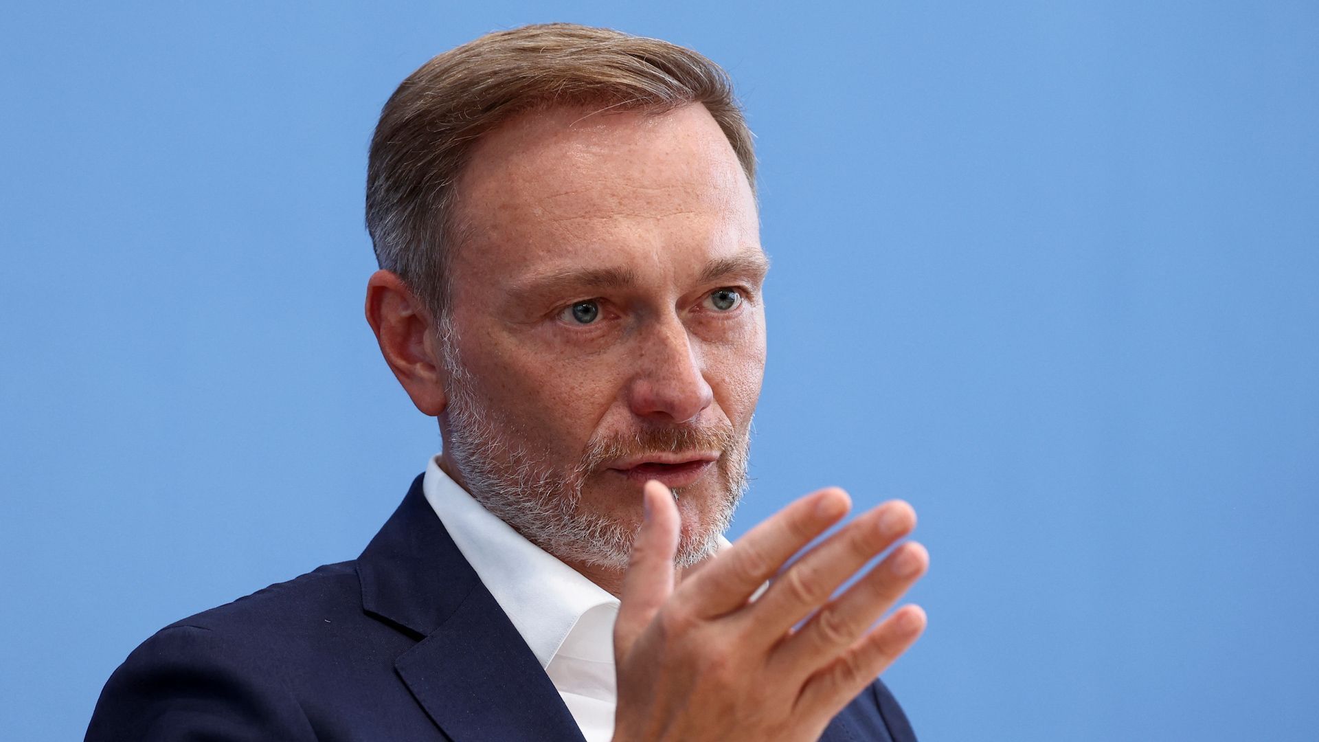 Lindner zum Haushalt 2025: Rekordinvestitionen, aber Schuldenbremse einhalten