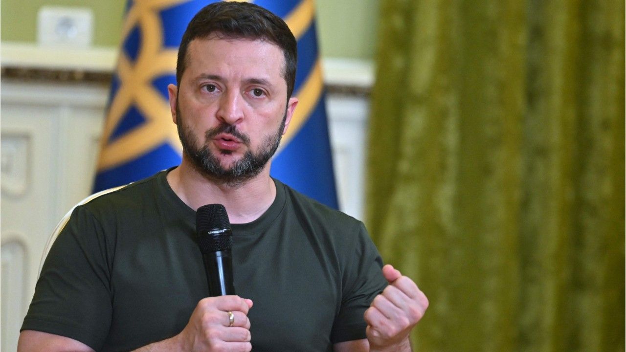 Selenskyj droht Russland mit Vergeltung wegen Luftschlägen - Video