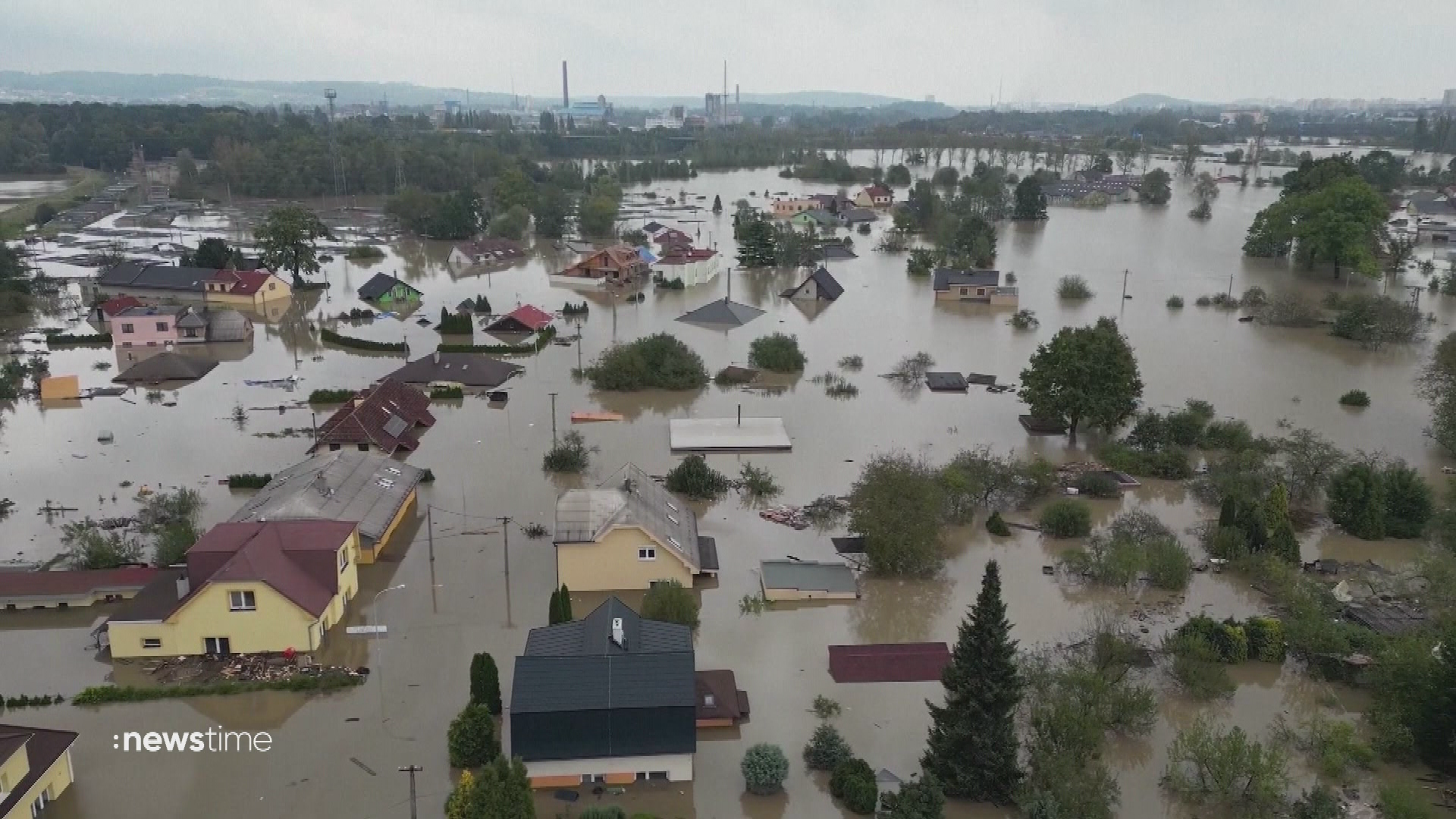 Hochwasserlage in Polen, Tschechien und Österreich weiter dramatisch - Video