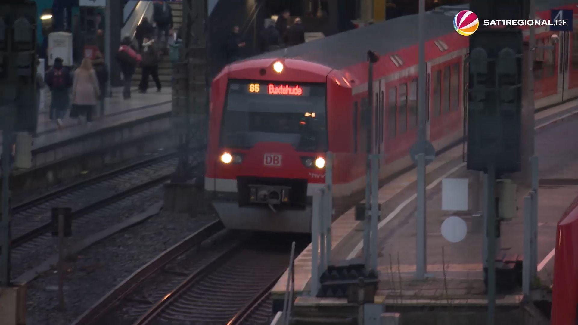 Drohen wieder Lokführer-Streiks? Bahn-Reisende verunsichert