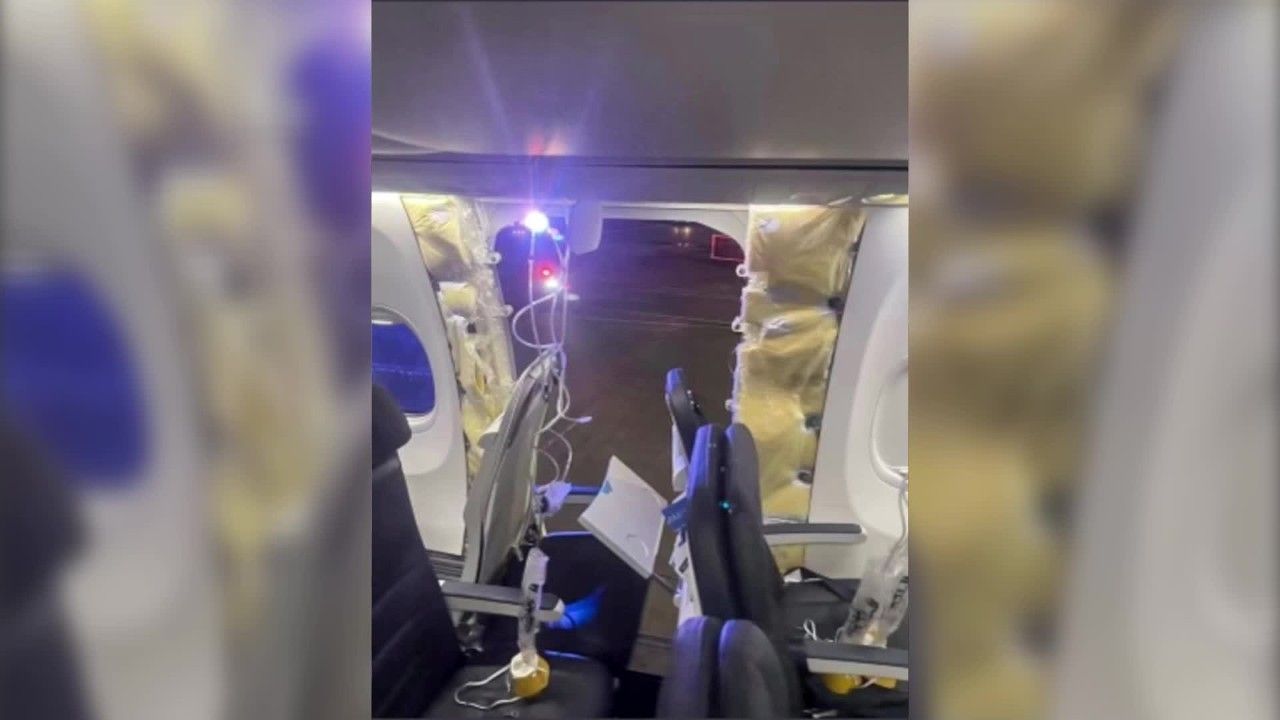 Flugverbot nach Horror auf 4.900 Metern: Kabinenteil samt Fenster abgerissen