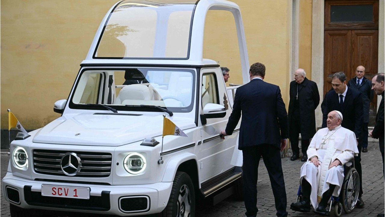 Papst fährt künftig Elektro-Papamobil
