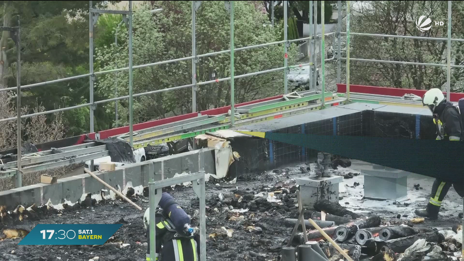 Video: Brand auf Baustelle: Feuer am neuen Familienzentrum in Neuburg