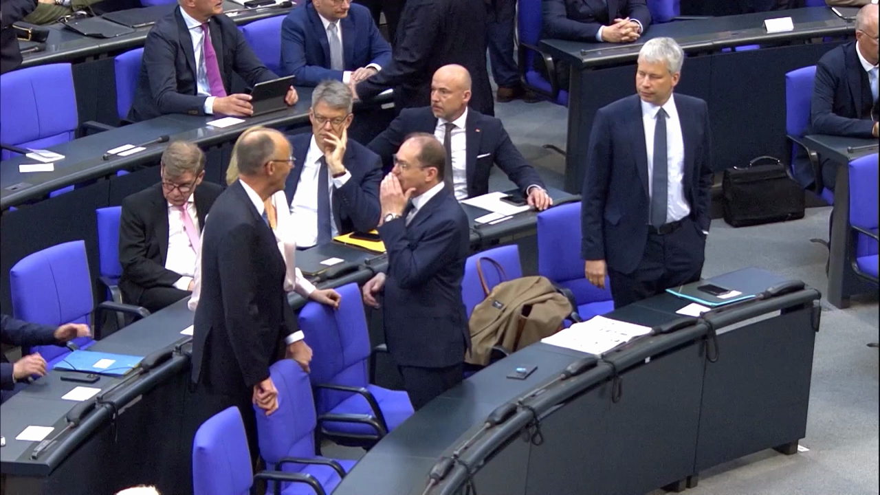 Video: Merz verfehlt Kanzlermehrheit im 1. Wahlgang - doch dann der Triumph