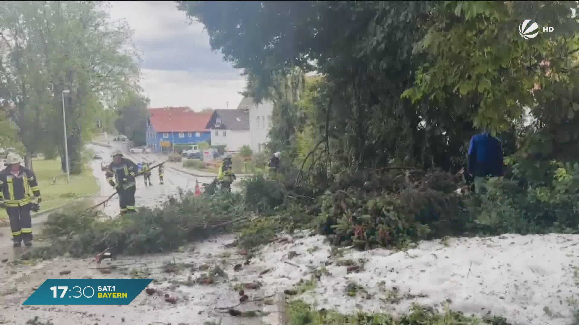 Video: Hagelsturm und umgestürzte Bäume: Unwetter in Bayern am Wochenende
