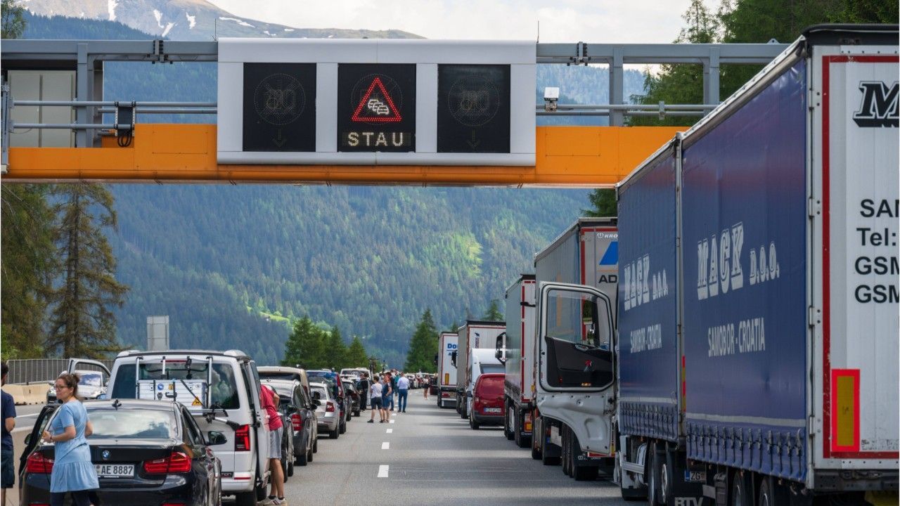 Stau am Brenner: Mit diesen ADAC-Tipps kommen Sie stressfrei durch