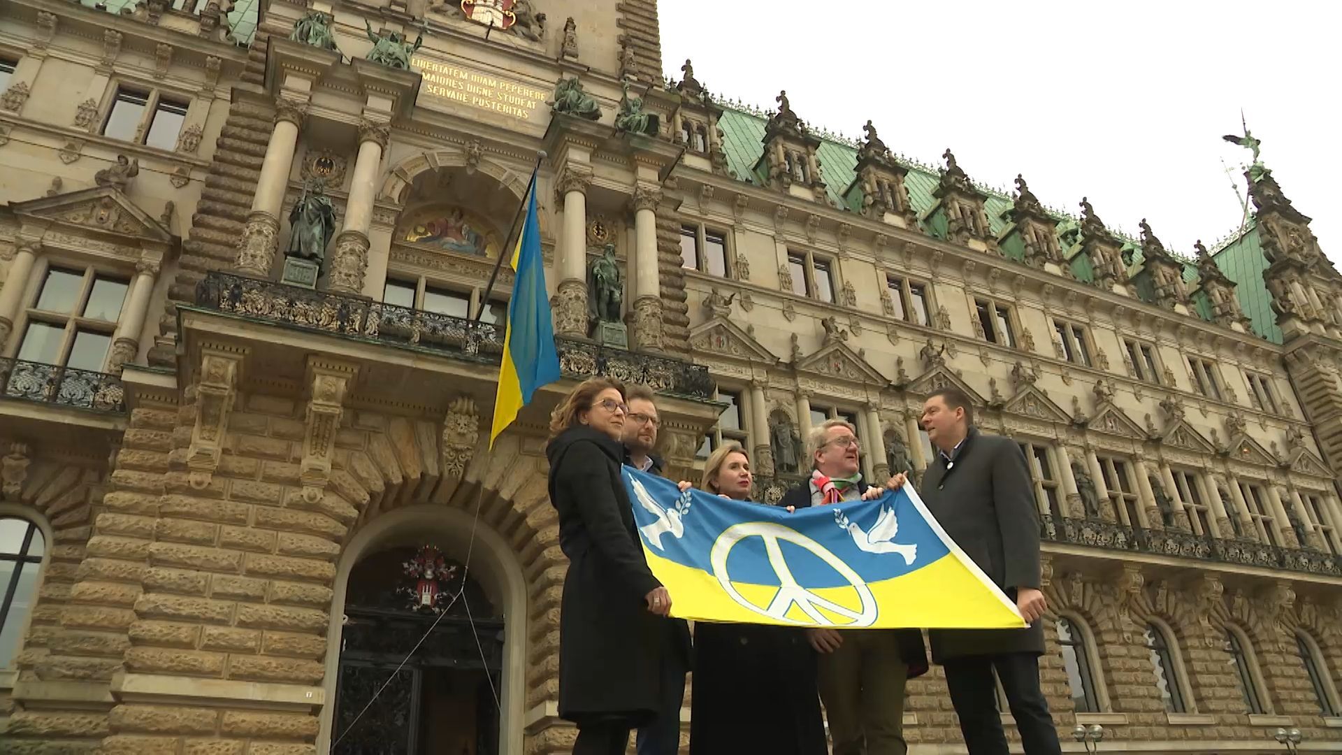 Drei Jahre Ukraine-Krieg: Hamburger gedenken der Opfer