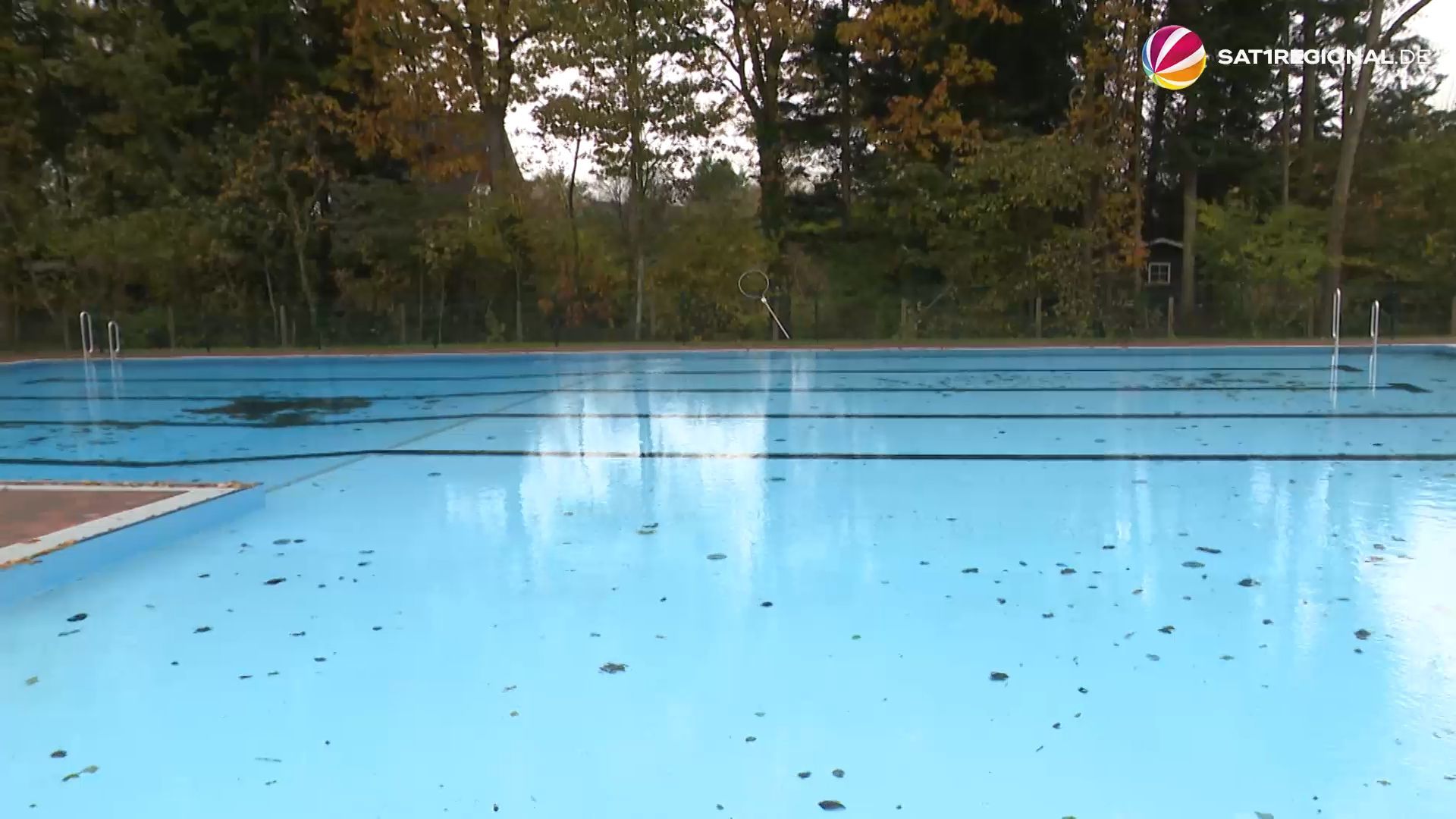 Video: Drelsdorfer bauen eigenes Schwimmbad – Anbaden am Wochenende