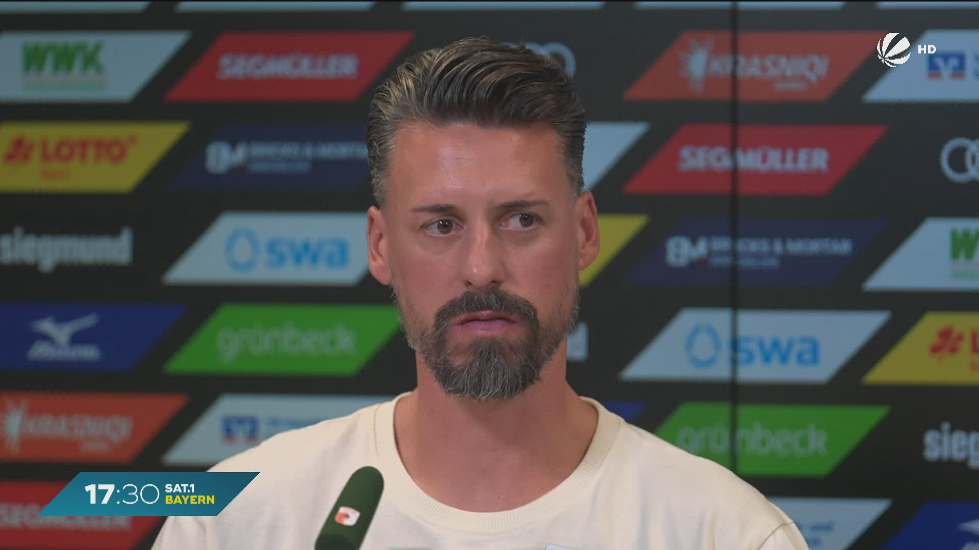 Video: FC Augsburg in der Krise: Muss Trainer Sandro Wagner gehen?
