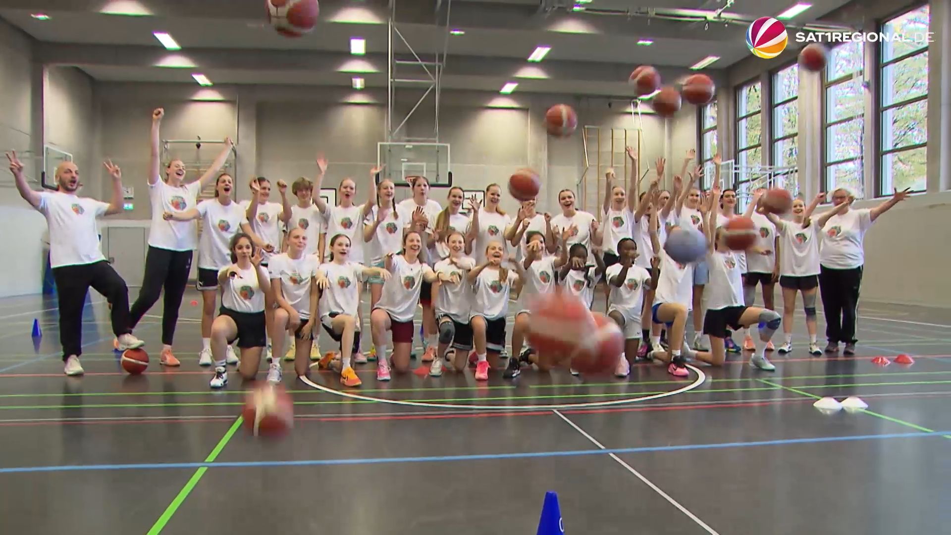 Video: Girlspower-Camp: Basketballerinnen trainieren mit Nationalspielerin Marie Gülich in Hamburg